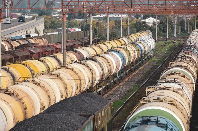 Rails, Rates, and Returns: What Railroad Contract Terms Tell You About a Coal Stock Before the Quarterly Numbers Arrive